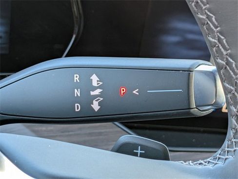 Used 2025 Chevrolet Suburban Premier image 31