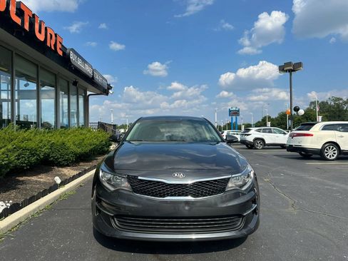 Used 2018 Kia Optima LX FWD image 2