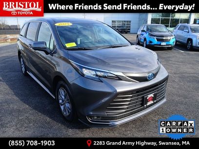 Used 2025 Toyota Sienna LE