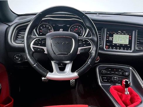 Used 2018 Dodge Challenger SRT image 8