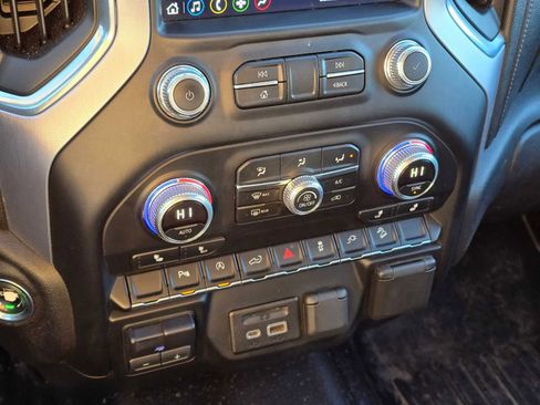 Used 2019 GMC Sierra 1500 SLE image 29