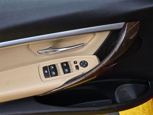 Used 2017 BMW 330e image 23