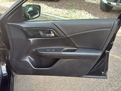 Used 2014 Honda Accord Sport image 17