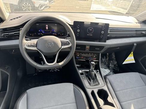 New 2026 Volkswagen Jetta SE FWD image 7