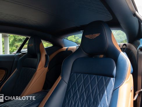 Used 2025 Aston Martin DB12 Coupe RWD image 4