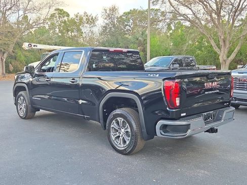 New 2026 GMC Sierra 1500 SLE image 3