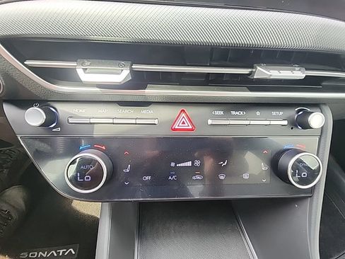 Certified 2024 Hyundai Sonata SEL AWD/4WD image 17