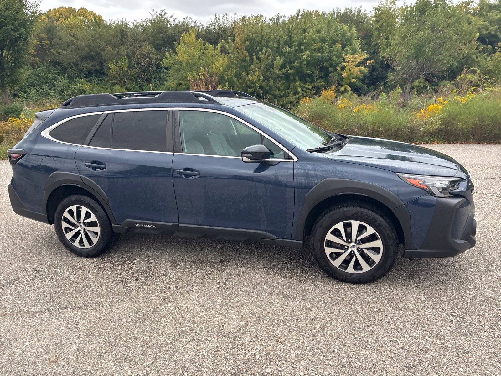 Certified 2025 Subaru Outback Premium AWD/4WD image 13