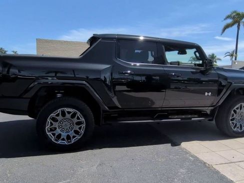 Certified 2025 GMC Hummer EV 3X AWD/4WD image 9