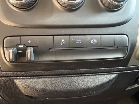 Used 2014 RAM 2500 SLT image 20