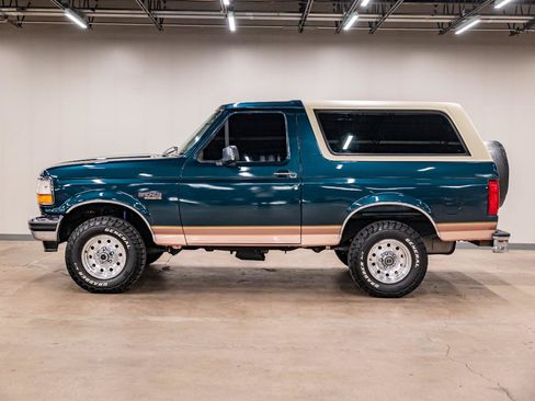 Used 1995 Ford Bronco XL AWD/4WD image 2
