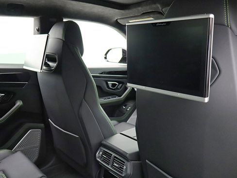 Used 2020 Lamborghini Urus image 48