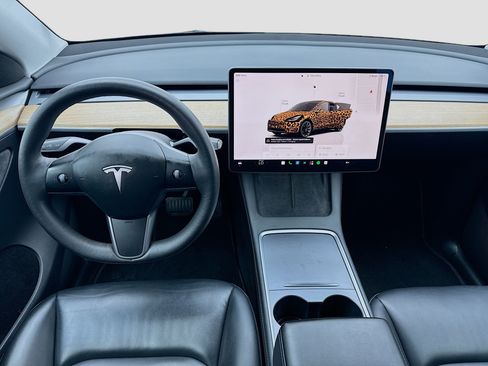 Used 2023 Tesla Model Y Long Range AWD/4WD image 15