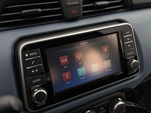 Used 2025 Nissan Versa SV w/ Trunk Package image 20