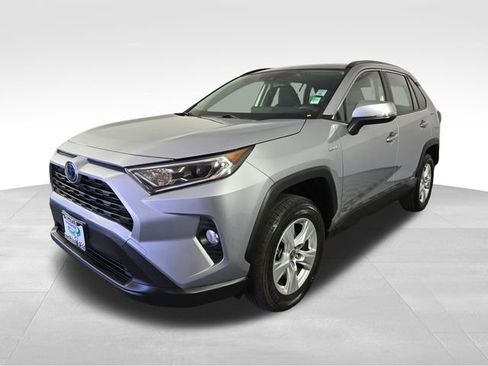 Used 2021 Toyota RAV4 XLE w/ Convenience Package AWD/4WD image 3