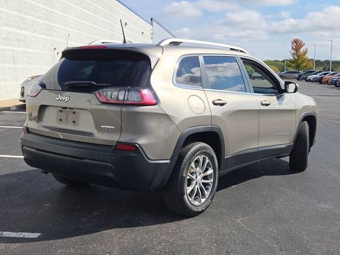Used 2019 Jeep Cherokee Latitude Plus w/ Comfort/Convenience Group image 9