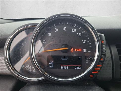 Used 2017 MINI Cooper Cooper image 11