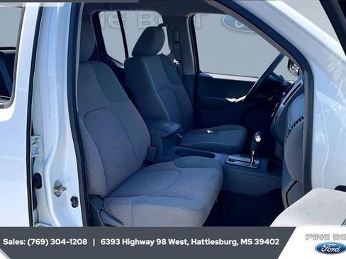 Used 2019 Nissan Frontier SV w/ Value Truck Package image 6