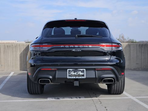 Certified 2025 Porsche Macan image 7