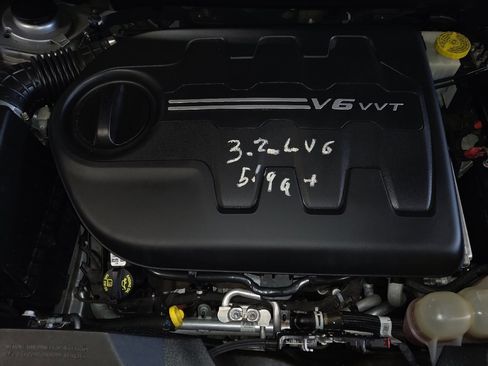 Used 2019 Jeep Cherokee Latitude Plus image 30