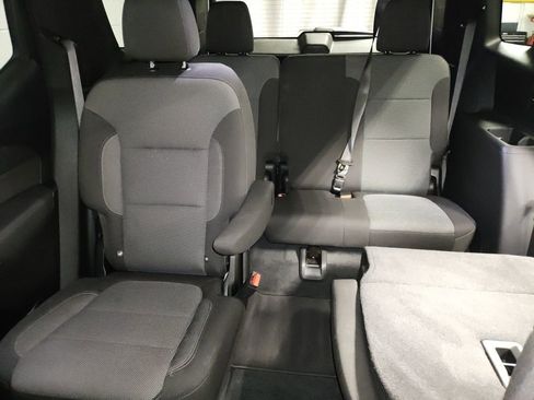 Used 2023 Chevrolet Traverse LT image 29