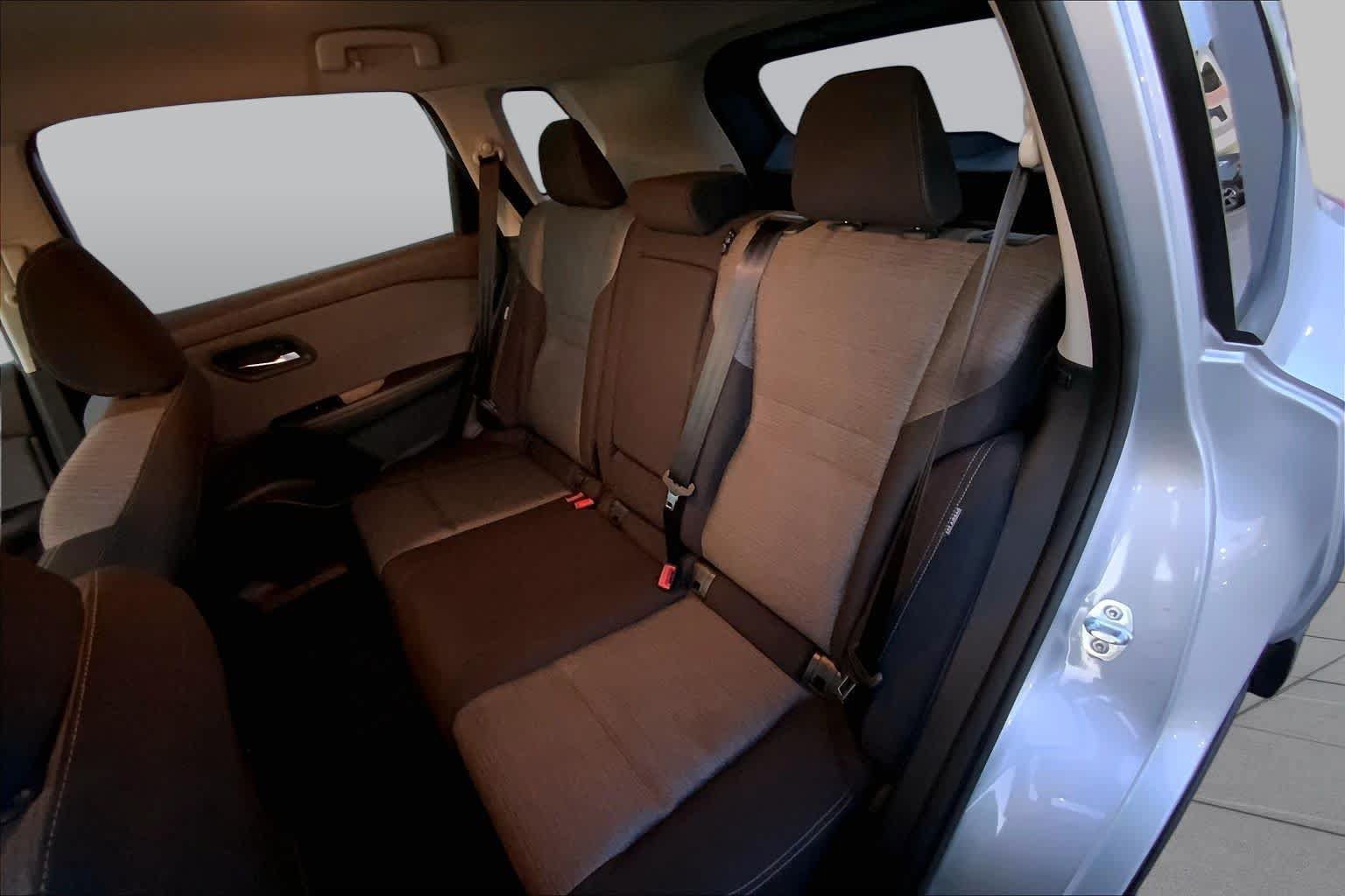 Used 2023 Nissan Rogue SV AWD/4WD image 18
