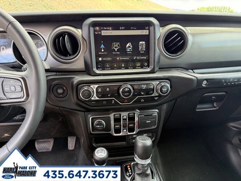 Used 2023 Jeep Wrangler Unlimited w/ Cold Weather Group AWD/4WD image 20
