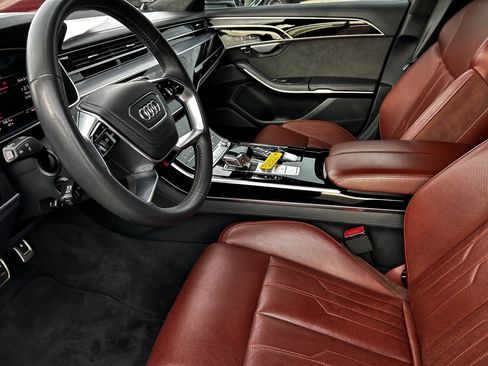 Used 2020 Audi S8 L image 10