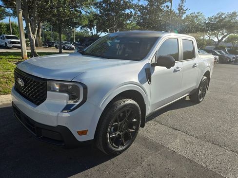 Used 2026 Ford Maverick Lariat w/ Black Appearance Package image 2