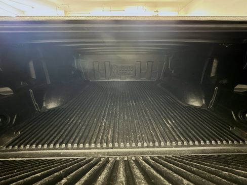 Used 2022 RAM 1500 Laramie AWD/4WD image 30