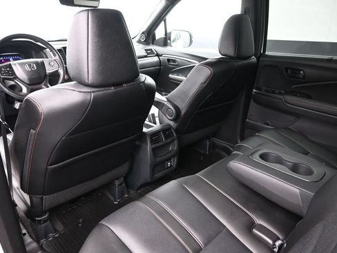 Used 2023 Honda Passport TrailSport image 15