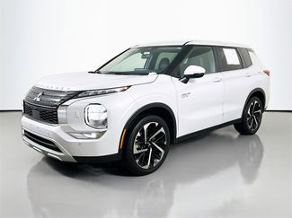 Used 2024 Mitsubishi Outlander SE video 3