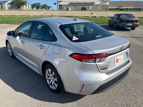 Used 2026 Toyota Corolla LE FWD image 6