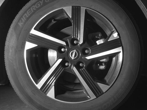 Used 2025 Nissan Sentra SV FWD image 13