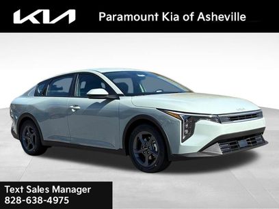 New 2025 Kia K4 LXS