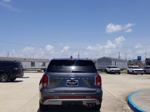 Used 2025 Hyundai Palisade SEL FWD image 6