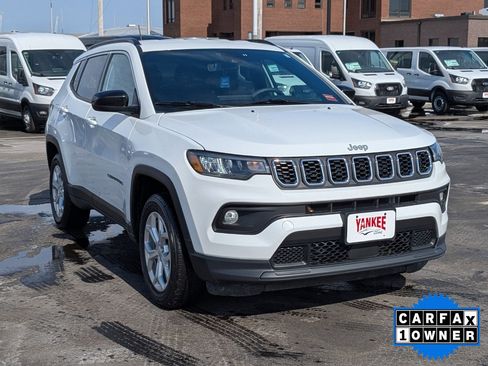 Used 2024 Jeep Compass Latitude image 1