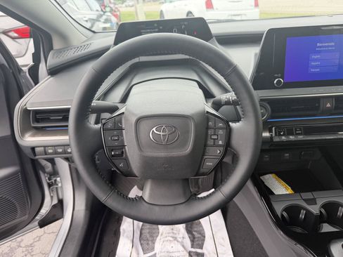 Used 2024 Toyota Prius XLE FWD image 17