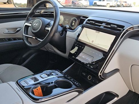 Used 2022 Hyundai Tucson Limited image 32