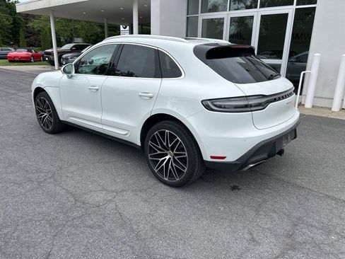 Used 2023 Porsche Macan AWD/4WD image 3
