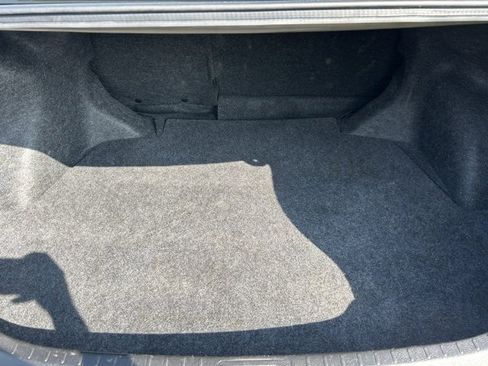 Used 2018 Toyota Corolla LE image 21
