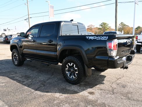 Used 2023 Toyota Tacoma TRD Off-Road image 7