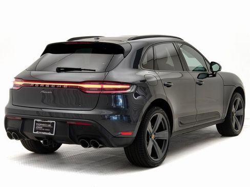 Used 2025 Porsche Macan image 34