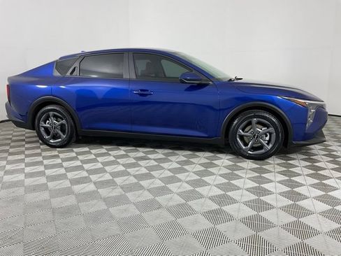 Used 2025 Kia K4 FWD image 11