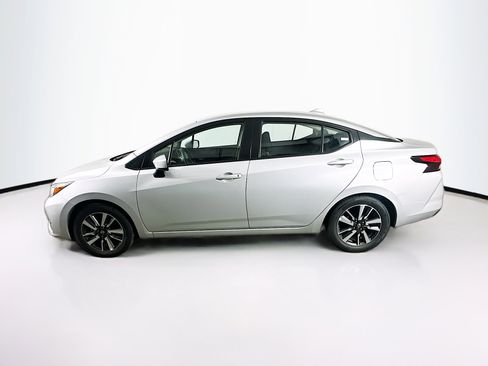 Used 2024 Nissan Versa SV FWD image 4