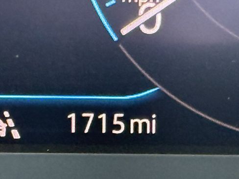 Certified 2024 Volkswagen Taos SEL image 16