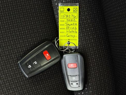 Used 2022 Toyota Prius LE image 63