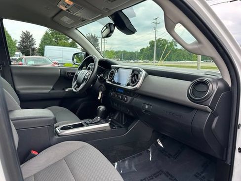 Used 2022 Toyota Tacoma SR5 AWD/4WD image 20