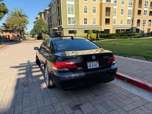 Used 2007 BMW 750i RWD image 7