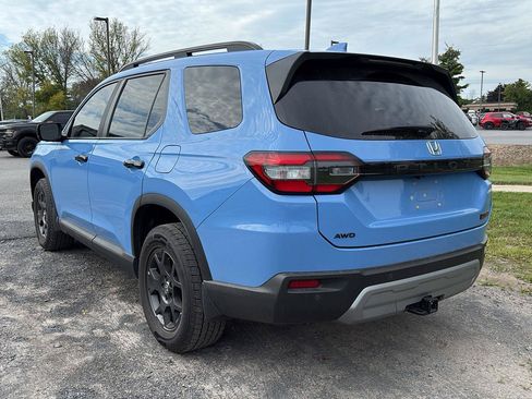Used 2024 Honda Pilot TrailSport image 4
